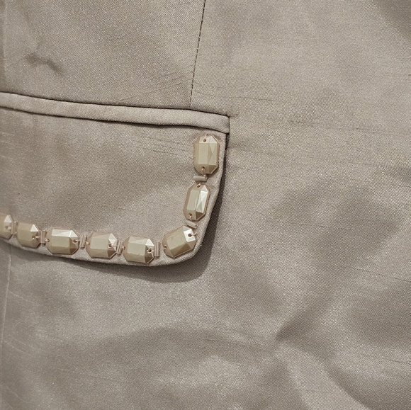 Emily...Elegant 2-Piece Skirt Suit, Like New, Size 16W - Picture 9 of 10